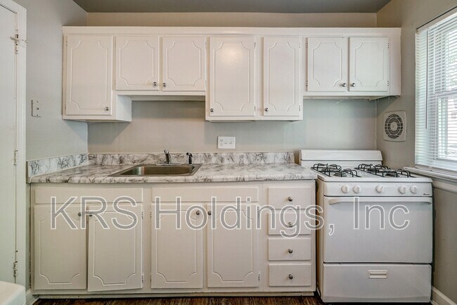 Building Photo - 5244 Goolsby Ct