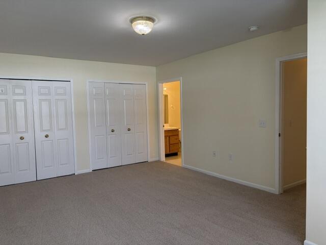 Building Photo - 2736 S Knightsbridge Cir