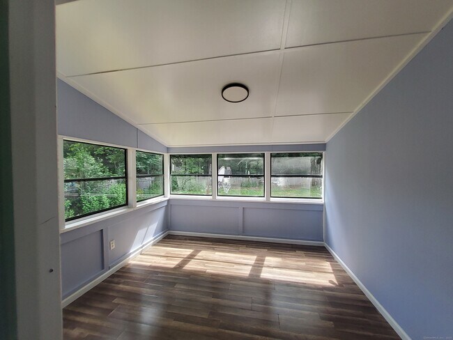 Building Photo - 707 Circular Ave