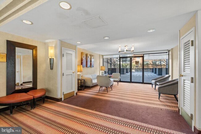 Building Photo - 950 25th St NW