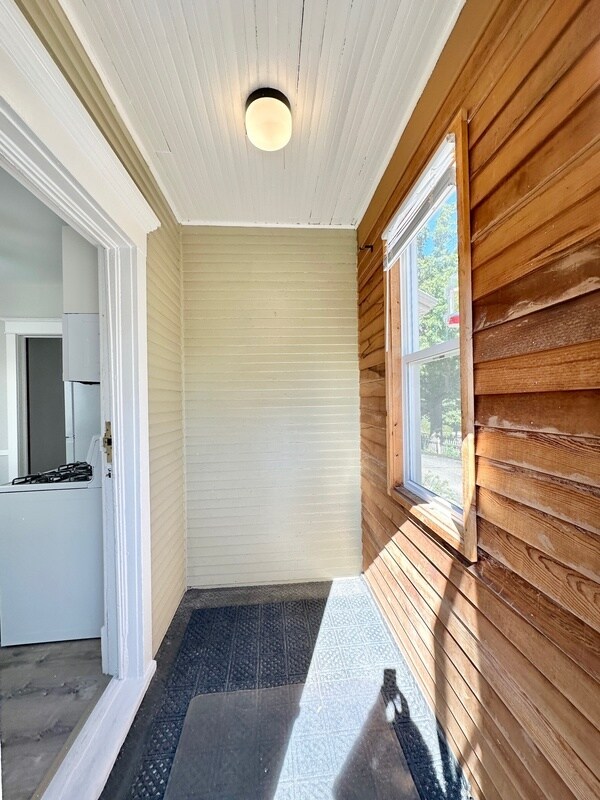 Building Photo - 226 Griffing Ave