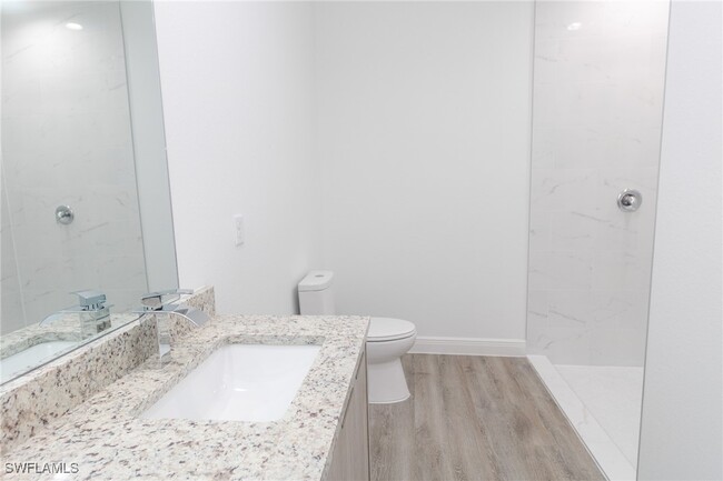 Building Photo - 3015 S Balsam Cir