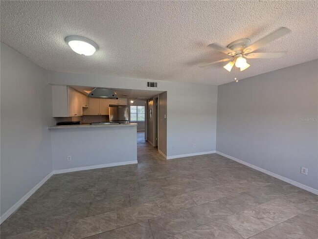 Building Photo - 6415 S Roberts Ave