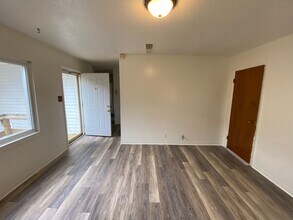 Building Photo - 3/1 in Shelby, NC close to Hwy 74 and uptown Shelby