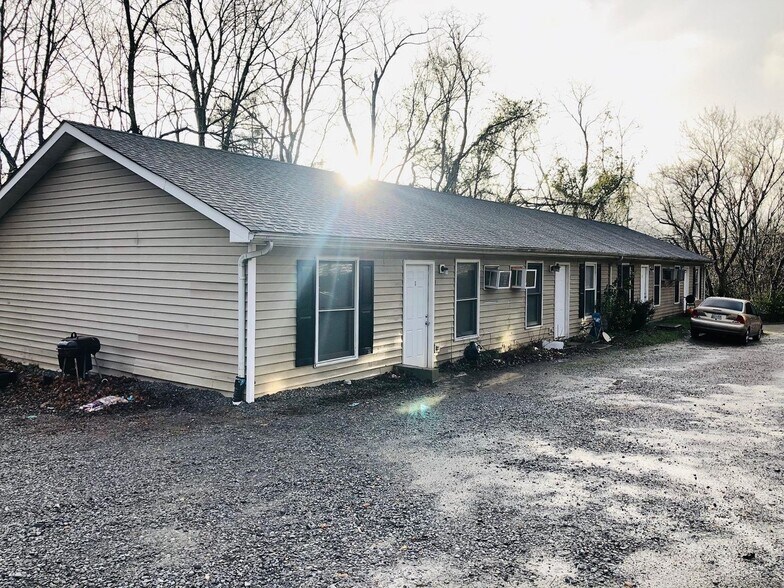 Building Photo - 191 Oak St