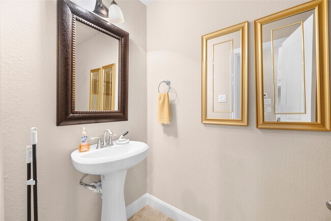 Building Photo - 403 Marina View Dr