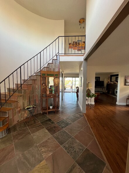 Building Photo - 2825 Brandeis Dr