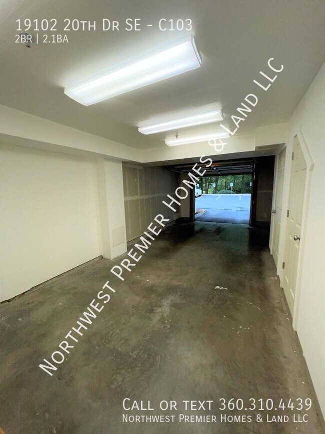 Building Photo - Silver Creek Crossing Condo