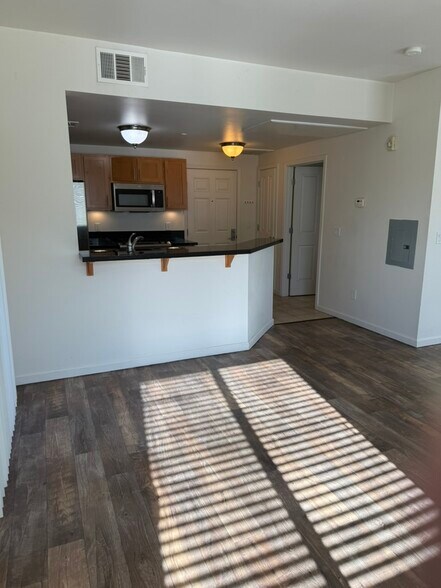 Building Photo - 1450 Idlewild Dr