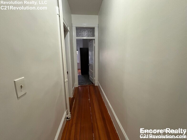 Building Photo - 24 Peterborough St