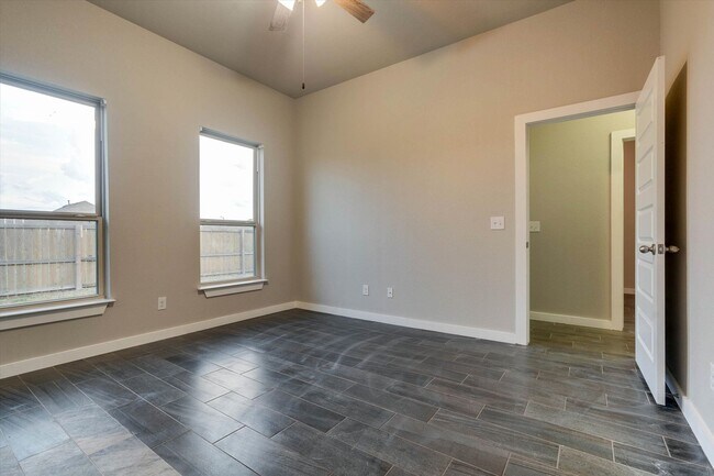 Building Photo - 130 Hidden Springs Dr
