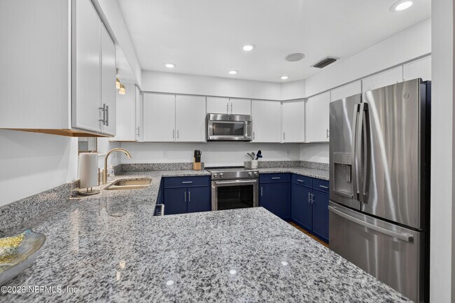Building Photo - 374 Orchis Rd
