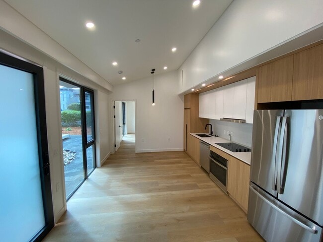 Building Photo - Brand New Never Lived In 2 Bedroom 2 Bathroom Home