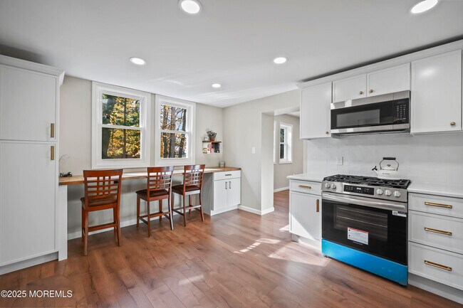 Building Photo - 400 S 1st Ave