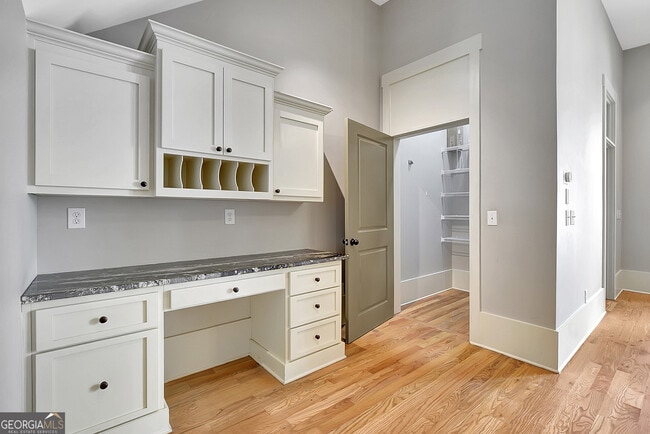 Building Photo - 10659 Serenbe Ln