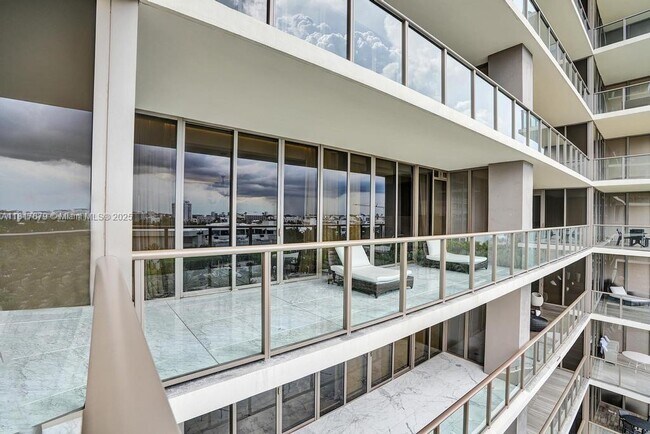 Building Photo - 9705 Collins Ave