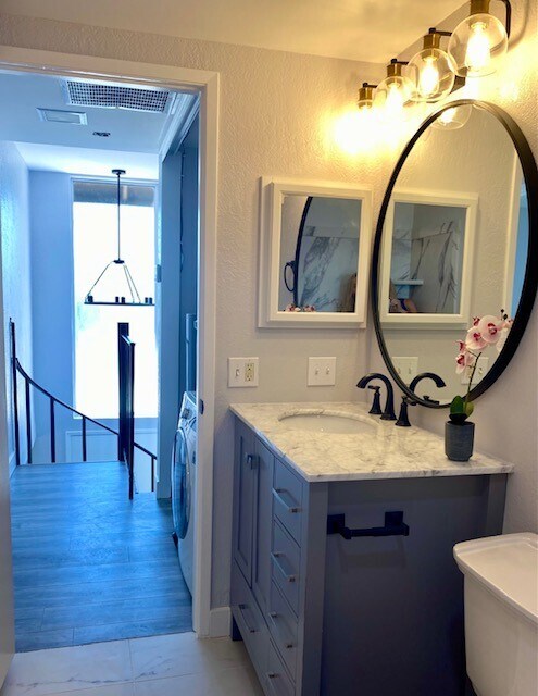 Building Photo - 1603 E Cypress St