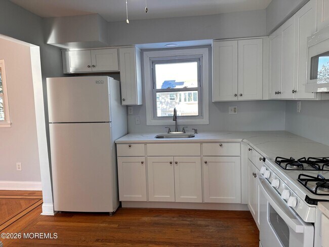 Building Photo - 420 Mermaid Ave