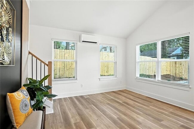 Building Photo - 1597 Glenwood Ave SE