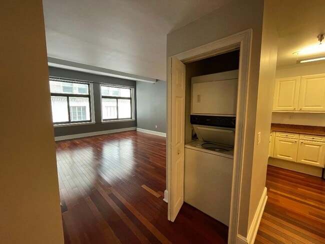 Laundry - 1500 Chestnut St