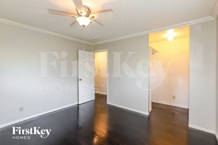 Building Photo - 521 Fairlane St
