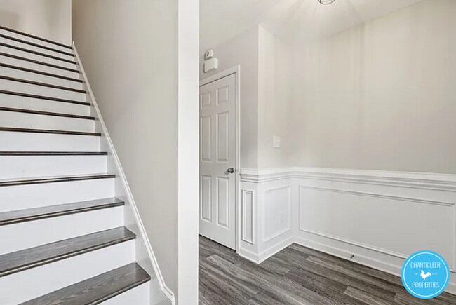 Building Photo - 2654 Middle Br Bnd