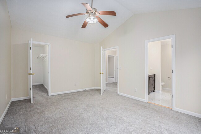 Building Photo - 429 Village Bluff Dr