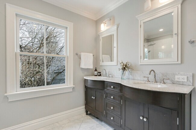 Building Photo - 67 Prospect St