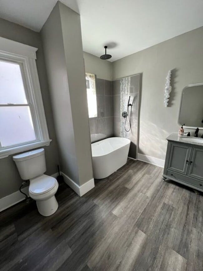 Building Photo - 1326 Chapel St