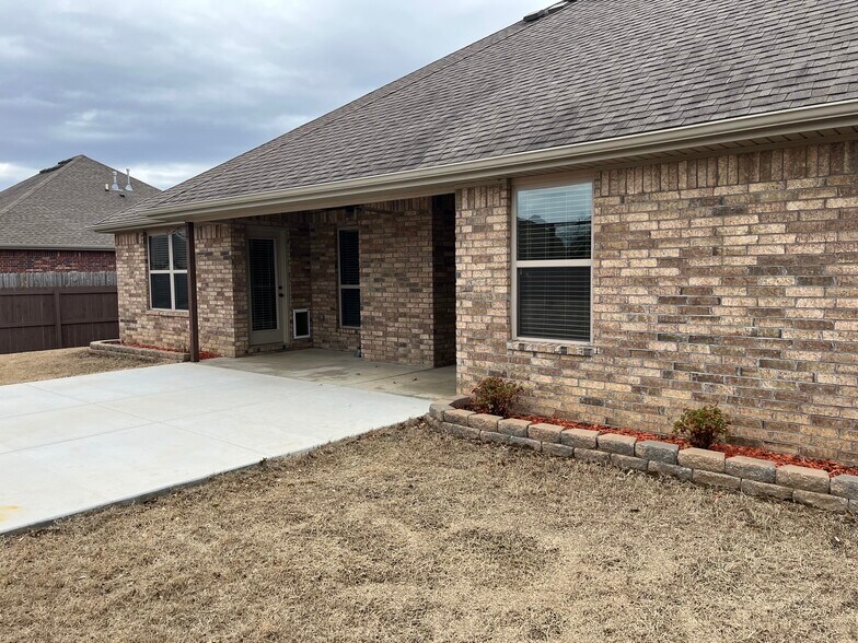 Building Photo - 2962 W Tiger Eye Dr