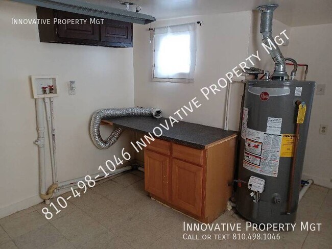 Building Photo - 1097 Bridge St