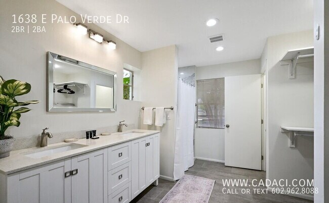 Building Photo - 1638 E Palo Verde Dr