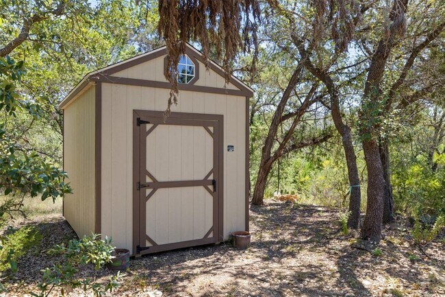 Building Photo - 21909 Esmeralda Dr