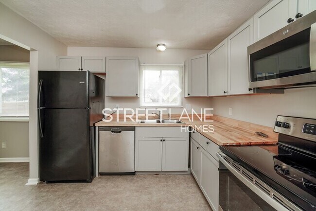 Building Photo - Charming 4 bedroom home in Pickerington!