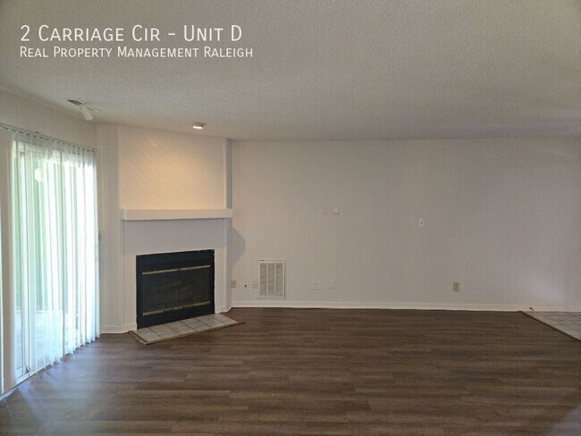 Building Photo - 2 Carriage Cir