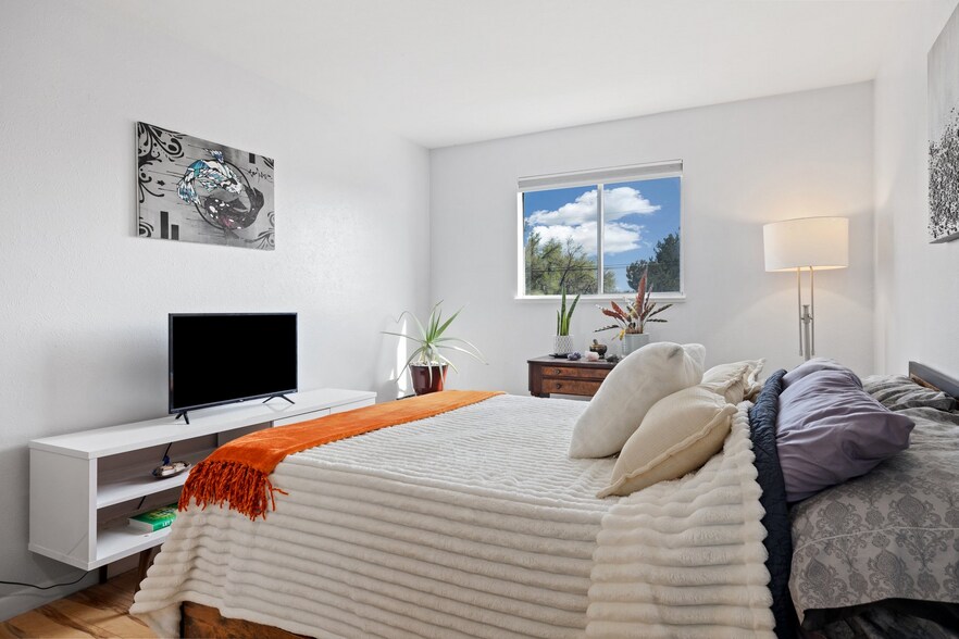 Building Photo - 9240 W 49th Ave