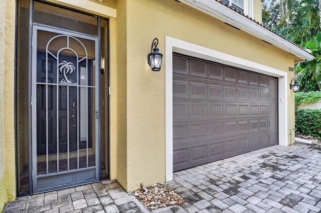 Building Photo - 10247 Isle Wynd Ct