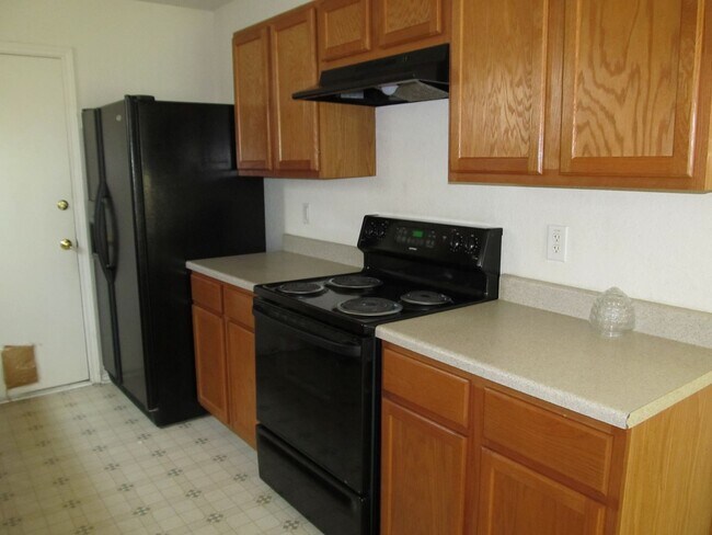 Building Photo - 3210 Viewcrest Dr