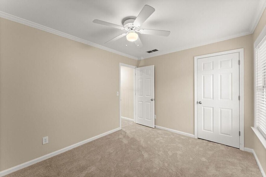 Building Photo - 2309 Wickingham Dr NE