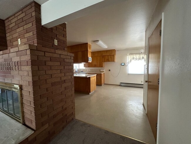 Building Photo - 5842 Henley Rd