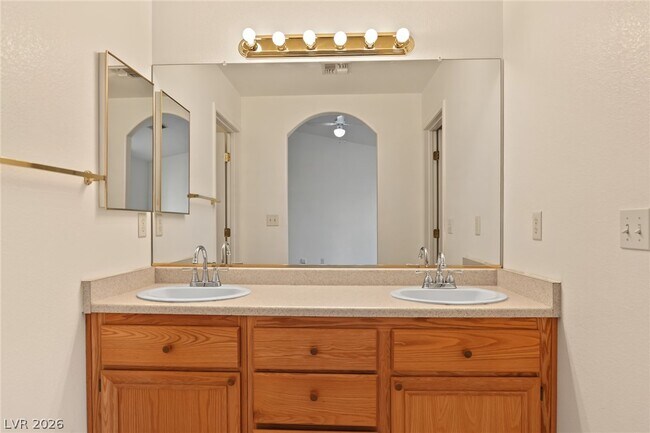 Building Photo - 6671 E Walnut Canyon Dr