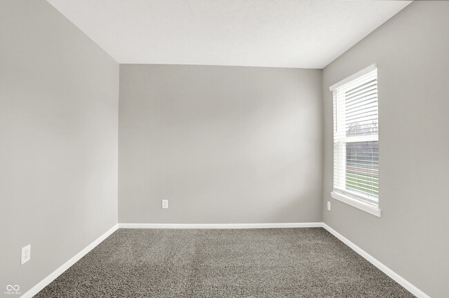 Building Photo - 5761 Cantigny Way S