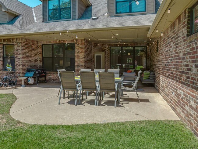 Building Photo - 4300 High Range Ln