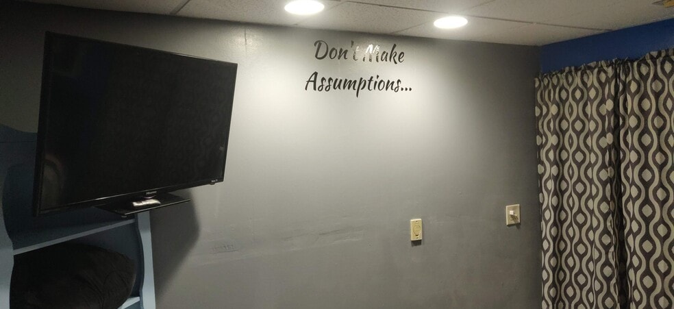 Building Photo - 318 107th St SW