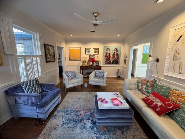 Building Photo - 807 Leonard St