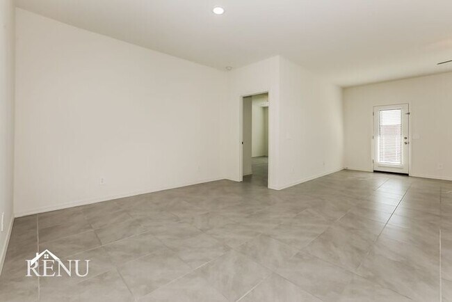 Building Photo - 35621 W San Capistrano Ave