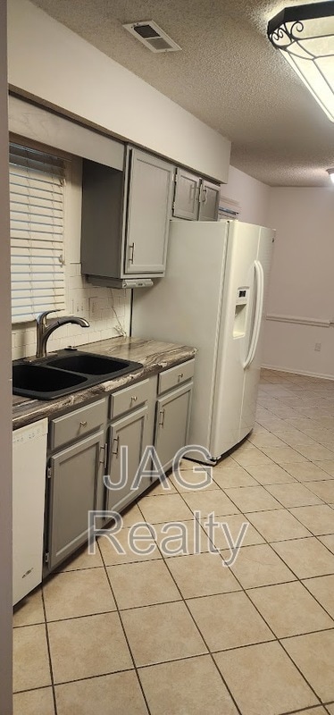 Building Photo - 4323 Chadwell Ln