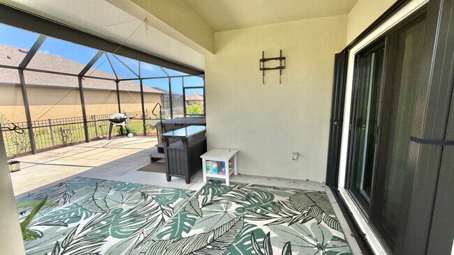 Building Photo - Spacious Home in Crystal Bay offering 4 bedrooms with upgrades throughout