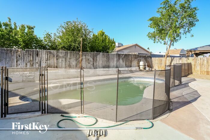Building Photo - 6309 Molino St
