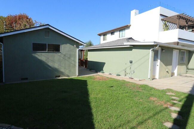 Building Photo - Home in North Kentwood Neighborhood of Wes...